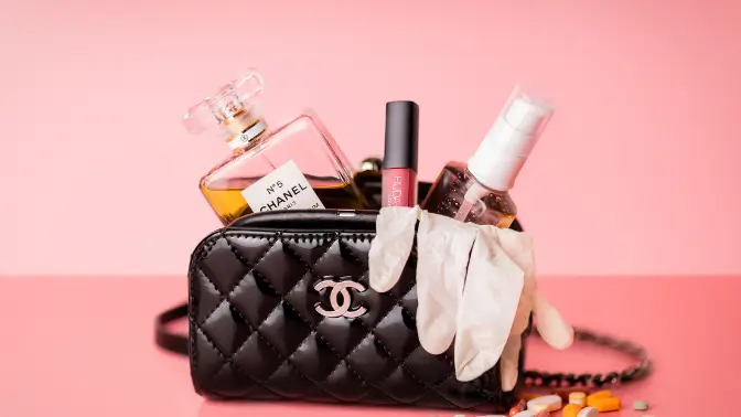 Love Me Do が占う魚座(うお座)の運勢【2025年下半期】恋愛・金運は？